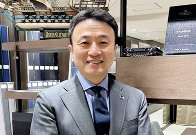 大阪梅田店スタッフ1