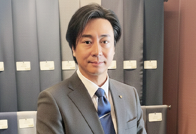 大阪梅田店スタッフ2