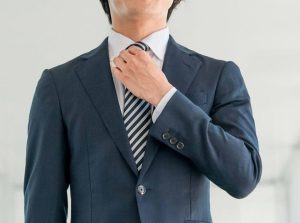 ビジネスマンの服装はどう選ぶ?今すぐ真似できるコーデ例10選、ビジネスマンの服装規定について