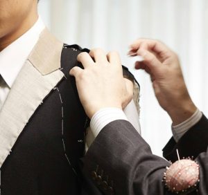 メンズ向けオーダージャケットの魅力は?特別な一着を仕立てるコツを解説、オーダージャケットとは