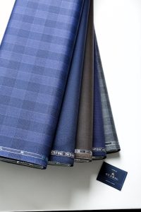 メンズ向けオーダージャケットの魅力は?特別な一着を仕立てるコツを解説、シーン別!オーダージャケットにおすすめの生地、プライベートやカジュアルパーティーに使いやすい素材